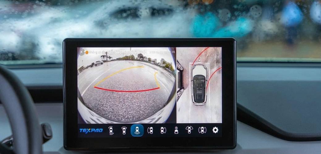 Camera 360 độ cho VF3 tích hợp màn hình có hỗ trợ đánh lái theo vô lăng